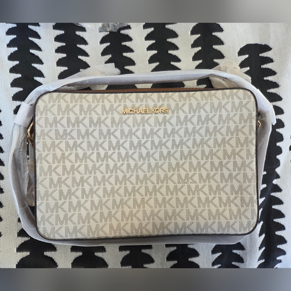 Micheal Kors Jet Set Large 'Vanilla' Printed Logo Crossbody Bag